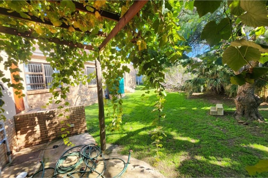 6 Bedroom Property for Sale in Wavecrest Eastern Cape